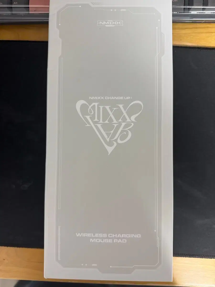 NMIXX | 엔믹스 MIXX LAB Nmixx fan con MD Wireless Charging Mouse